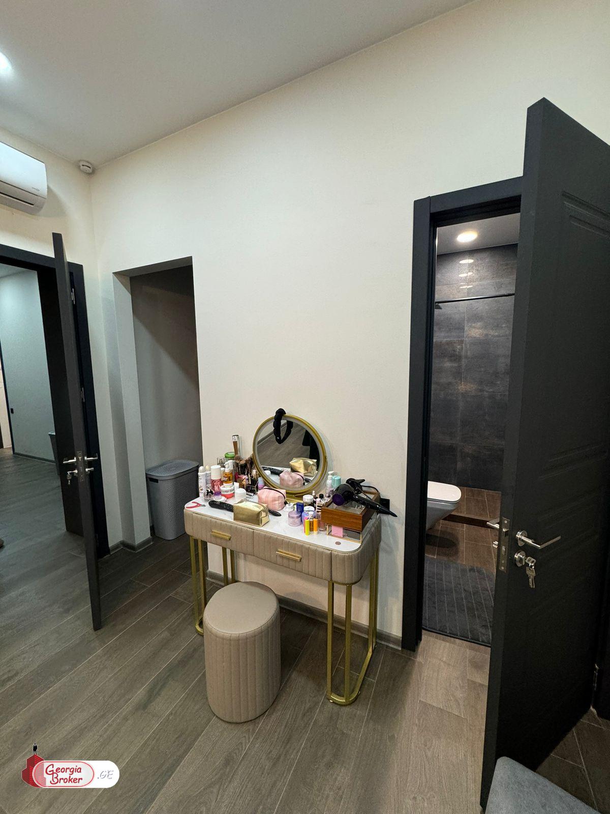 იყიდება ახალი გარემონტებული 3 ოთახიანი ბინა  "კრწანისი ვილა რეზიდენსში"